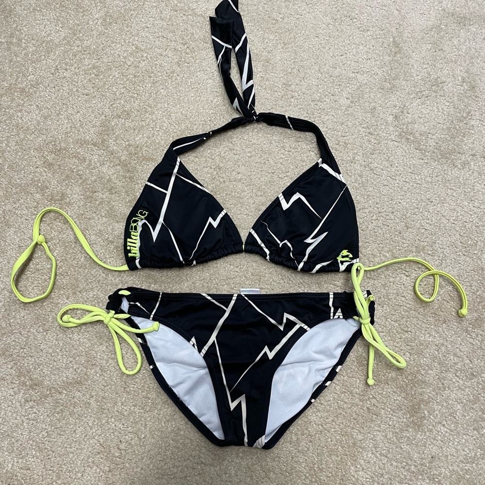 SOLD 🤩 Bikini & Board Shorts Set